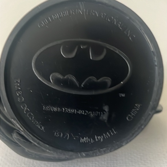 Batman Bundle -Hat, Slippers and Action Figure - Picture 11 of 11